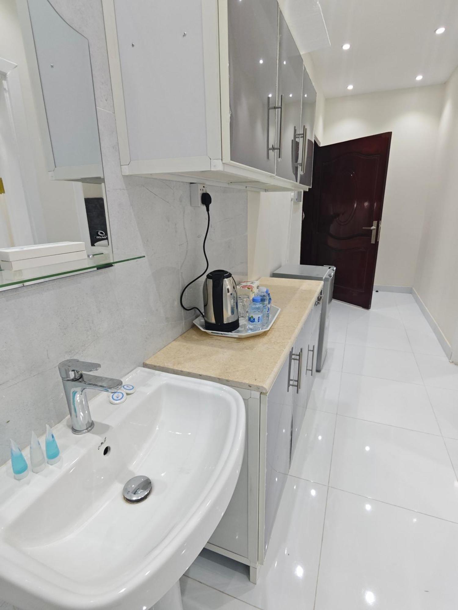Al Awali Yaqoot Al Madina Suites מראה חיצוני תמונה
